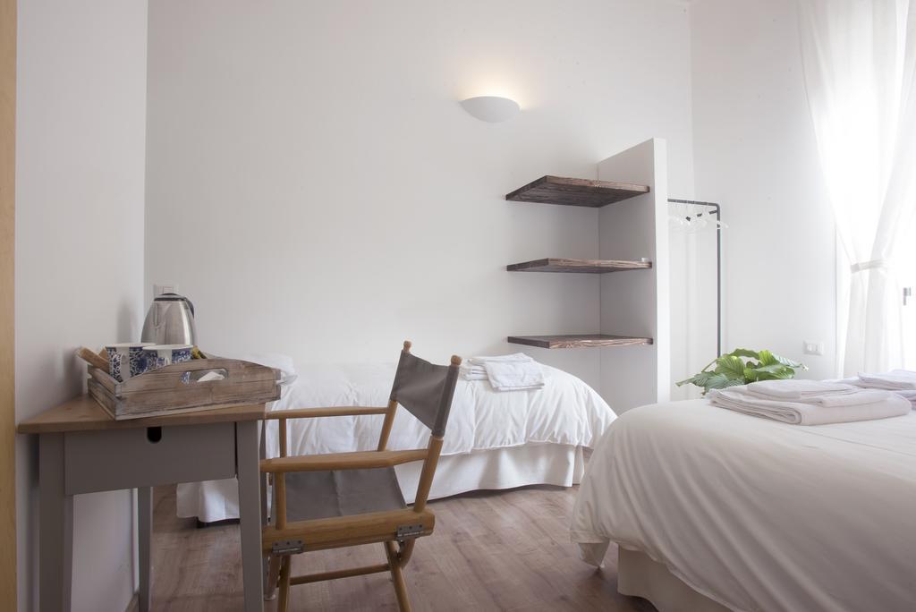 Neapolitan Rooms Exterior photo
