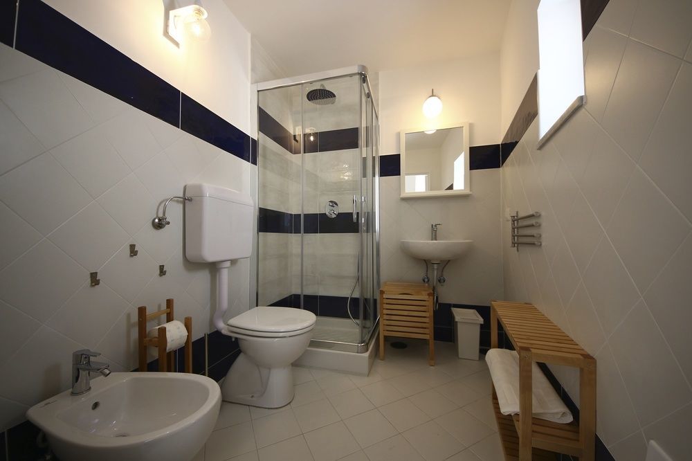 Neapolitan Rooms Exterior photo